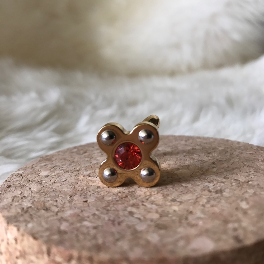 Limited Edition Louis Vuitton Gold Clover Ring