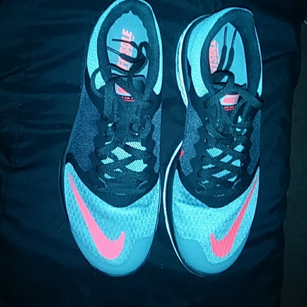 brand new womens nikes