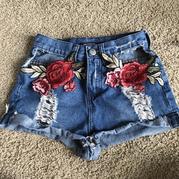 Rose shorts - Picture 1 of 2