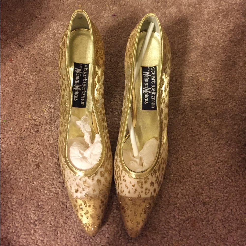 Vintage Gold Stuart Weitzman Heels! Like new!