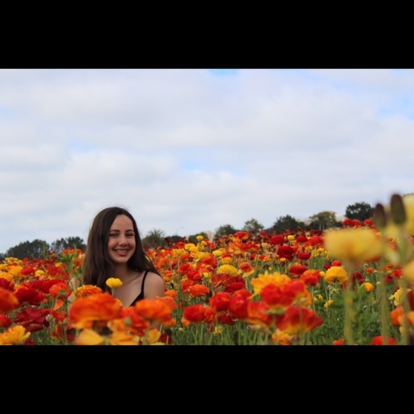 Meet your Posher, Daniela - Picture 1 of 1