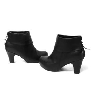 Short Black Boots 3" heel - 8 1/2 MED -preowned