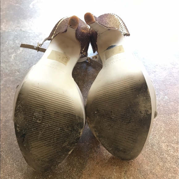 Colin Stuart Nude and Gold Platform Heel - Picture 4 of 7