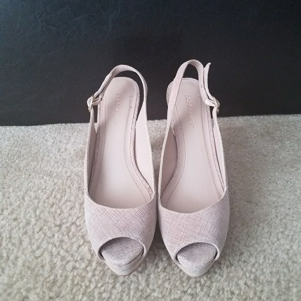NIB BCBGeneration Finn B Platform Slingback Heels