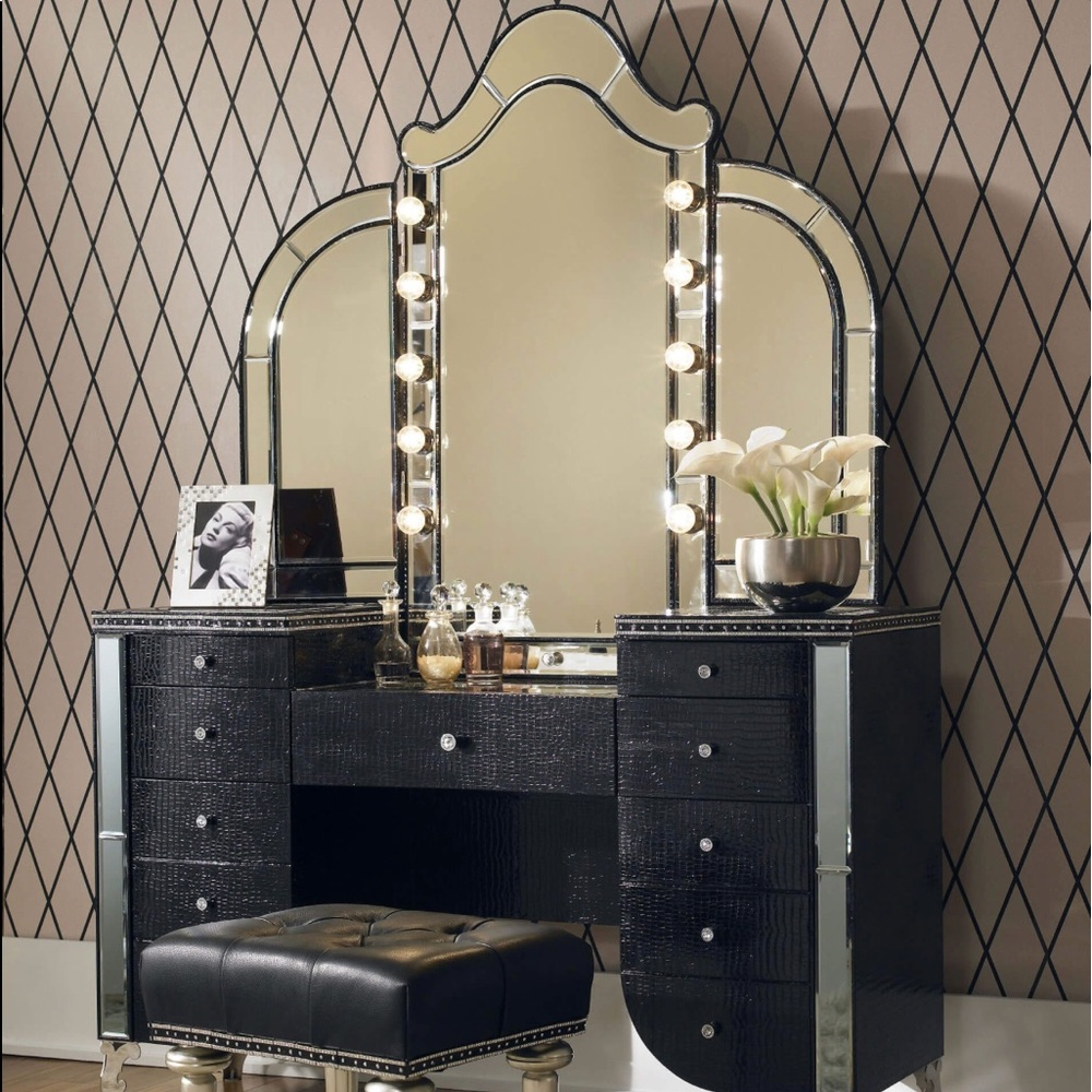 Hollywood Swank Vanity (PERFECT CONDITION)