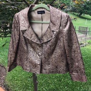 Suit. Jacket & skirt. Gold!!!!!