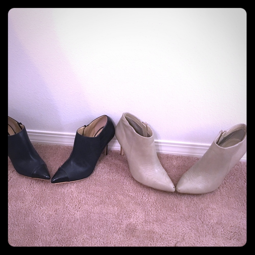 LOT OF TWO PAIRS BOOTIES SIZE 7.5 NAVY/TAUPE