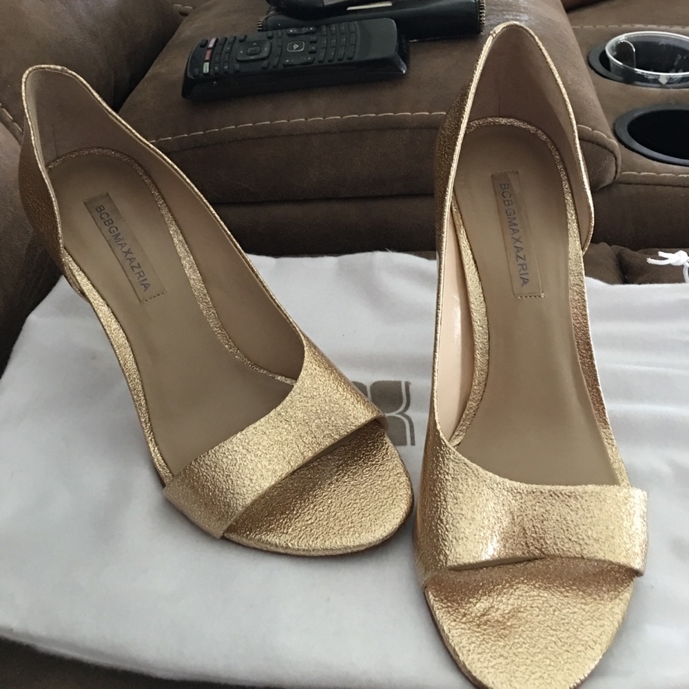 BCBG GOLD HIGH HEELS