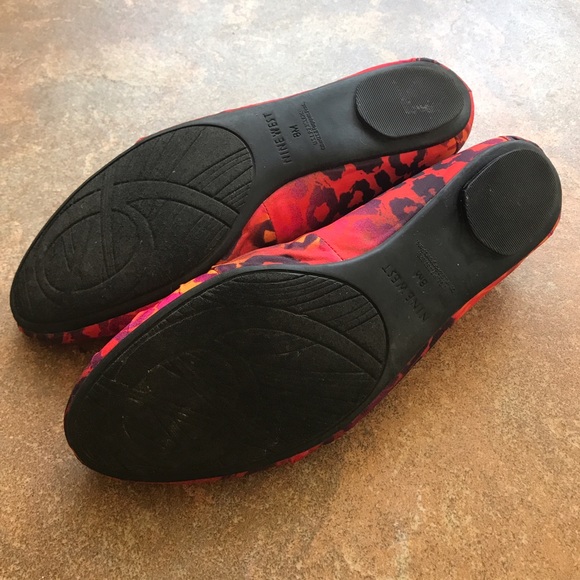 Nine West Pointed Toe Flats - Picture 2 of 5