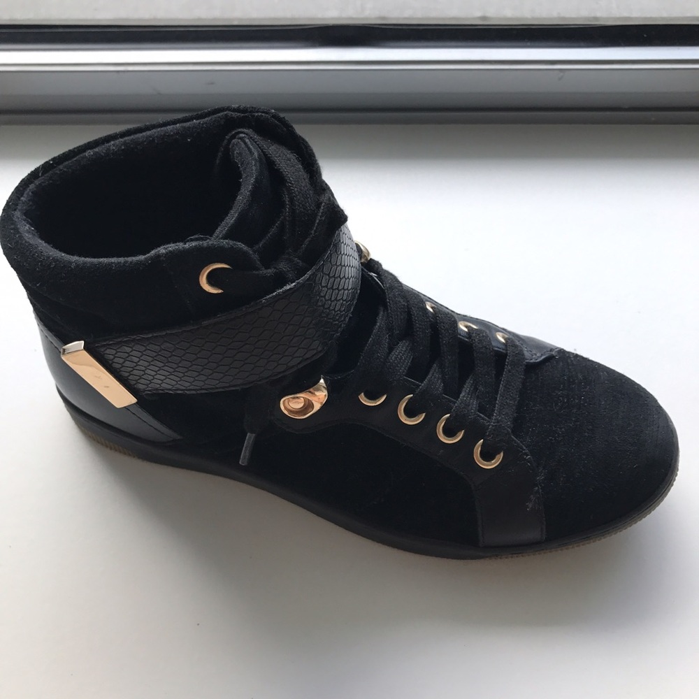 Beautiful Aldo Booties Black Suede Gold Details