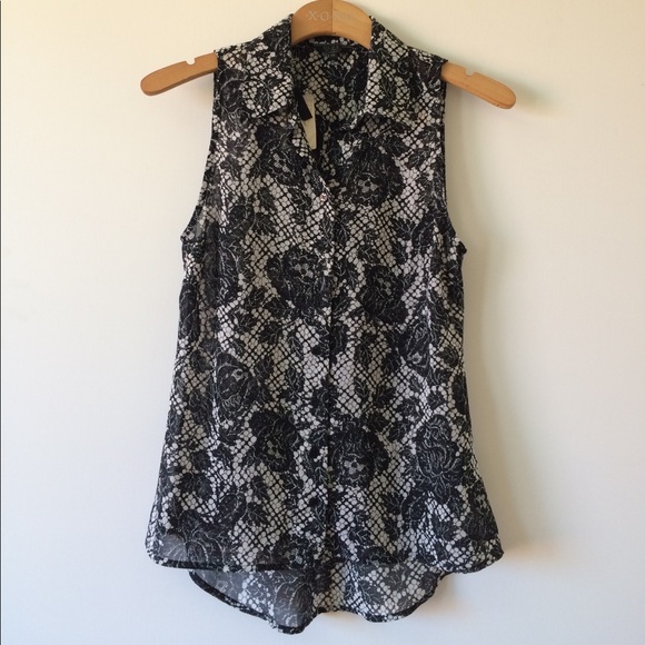 NWOT GUESS SLEEVELESS LACE PRINT HIGH-LOW TOP SZXS - Picture 3 of 6