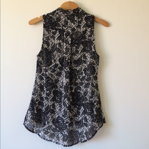 NWOT GUESS SLEEVELESS LACE PRINT HIGH-LOW TOP SZXS - Picture 4 of 6