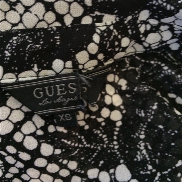 NWOT GUESS SLEEVELESS LACE PRINT HIGH-LOW TOP SZXS - Picture 6 of 6