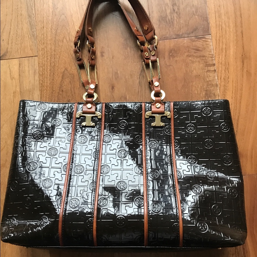 Tory burch vinyl monogram tote