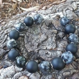 Unisex beaded bracelet