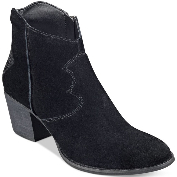 Distressed Black Leather Western Ankle Booties - Picture 5 of 6