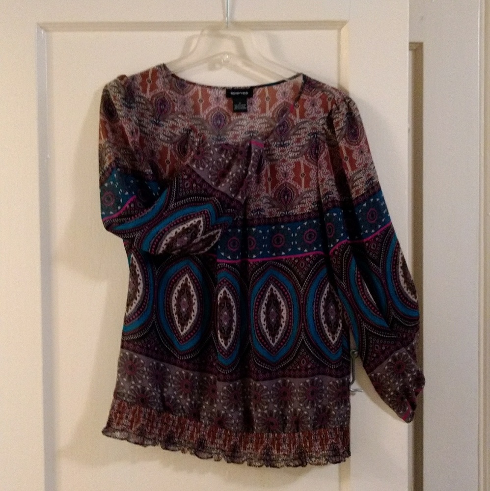 Long-sleeve patterned blouse