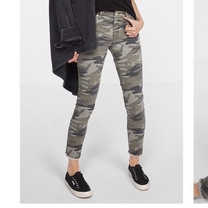 Express Midrise Camo Ankle Legging