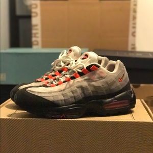 Nike : Air Max 95 (Fire Red)