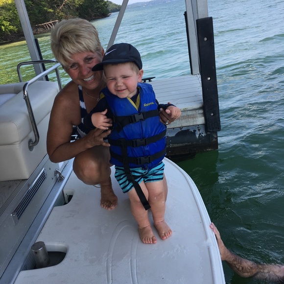 Meet your Posher, Roberta - Picture 2 of 3