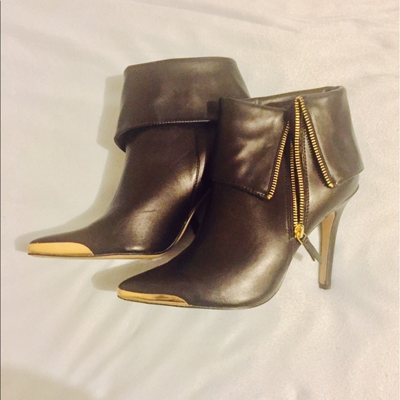 Shoes - Black ankle boot