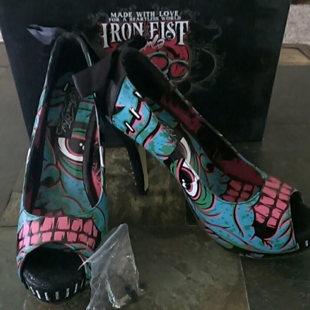 Very hot, very cool Iron Fist 5" rockin' shoes!