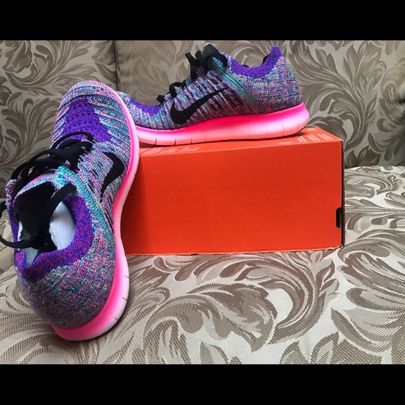 Nike WMNS Free RN Flyknit - Picture 2 of 8