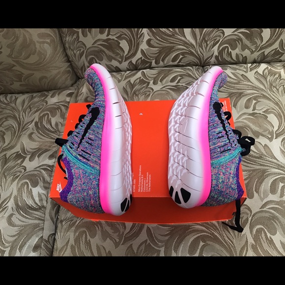 Nike WMNS Free RN Flyknit - Picture 6 of 8