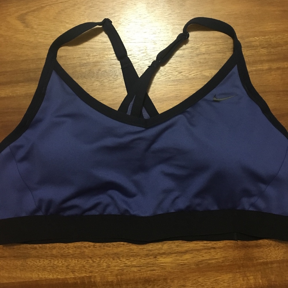 Nike pro Indy cross back