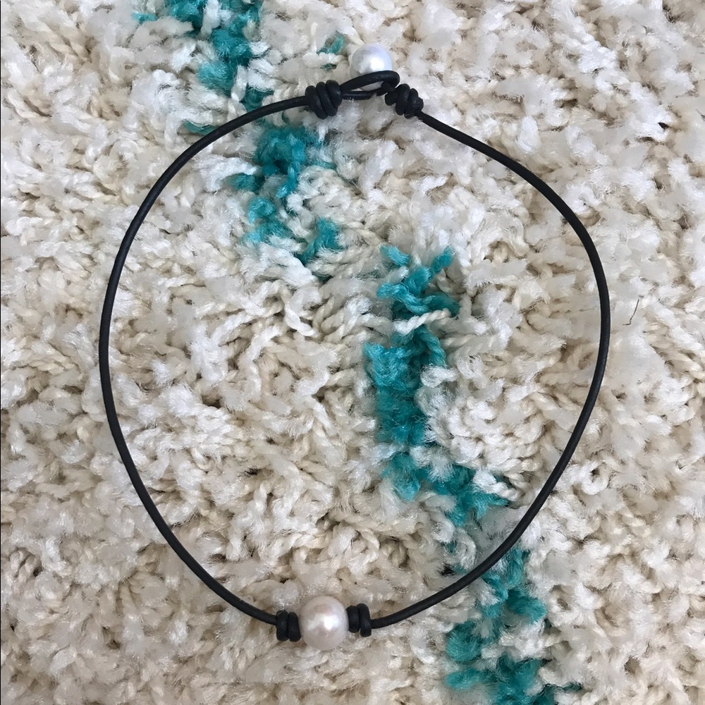 Pearl choker