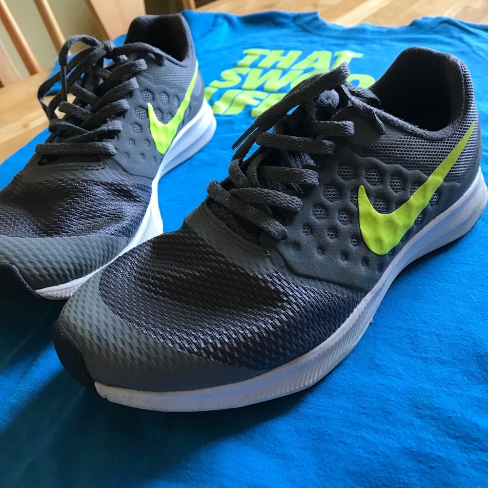 Nike tennis shoes