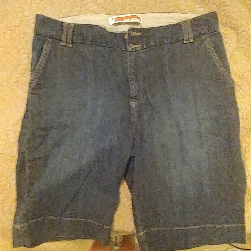 Gap Jean. Bermuda shorts.