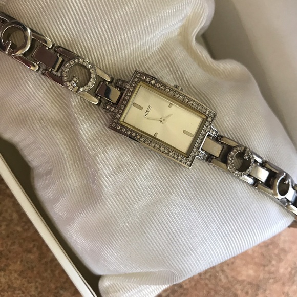 Guess Slim and Elegant Silver Watch with Box - Picture 2 of 5