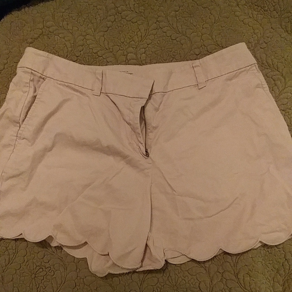 Loft Scalloped edge Shorts