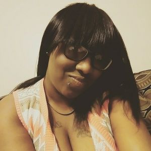 Meet your Posher, Ebony