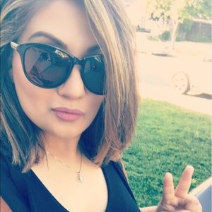 Meet your Posher, Meena