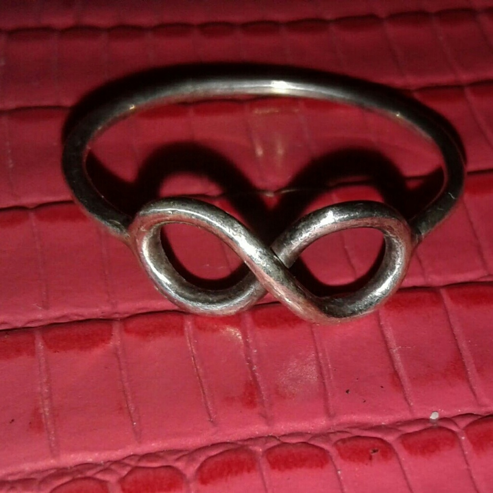 Sterling infinity ring size 7