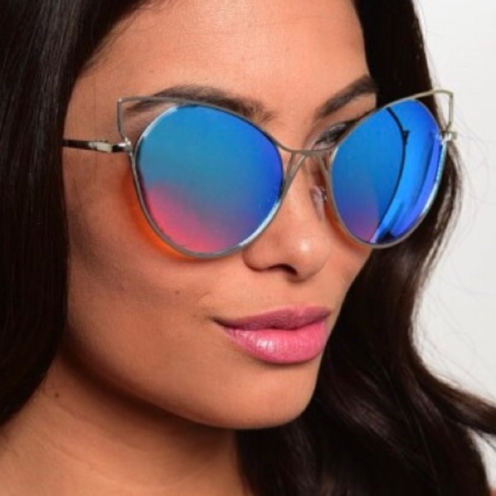 Rose Gold mirrored "Cateye" sunglasses!