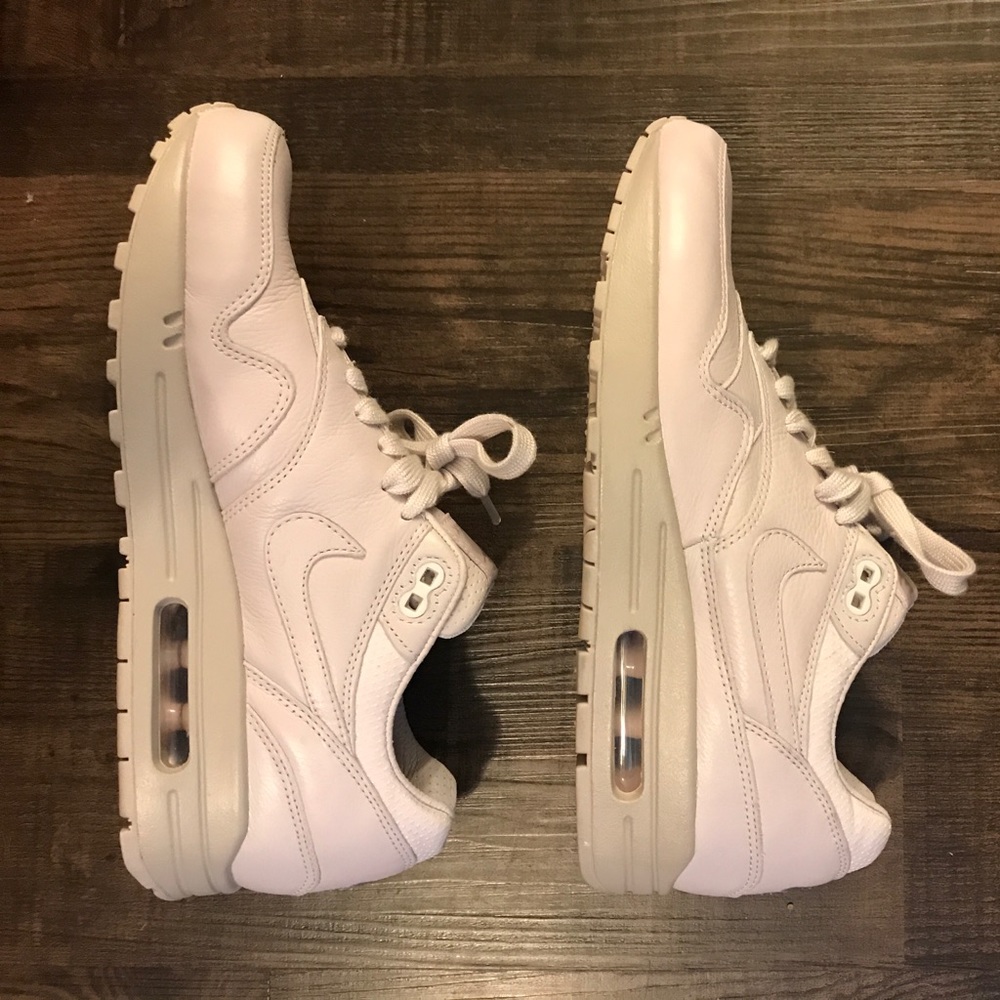 Nike AirMax Lavender Sneaker