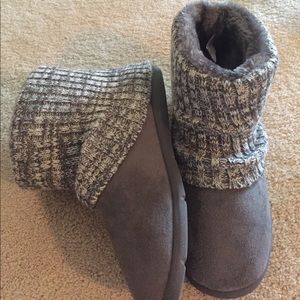 Slippers/ booties