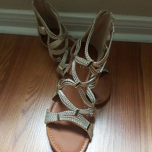 Cute gold sandals. Great with any outfit.