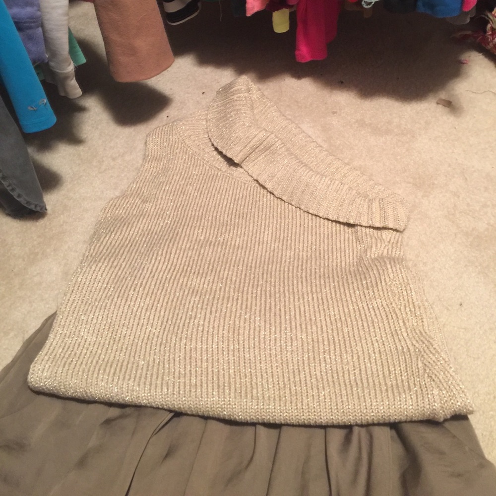 Gorgeous one shoulder sweater