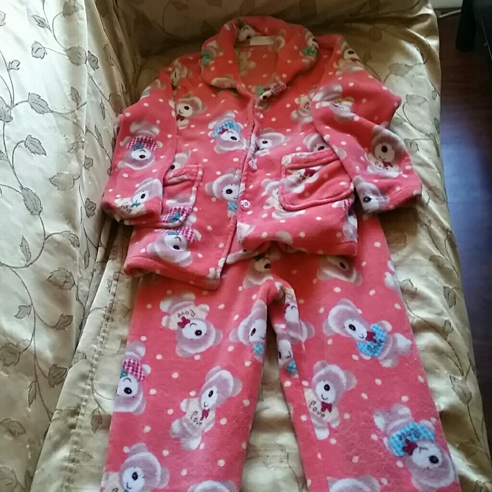 Used pajamas but still in good condition