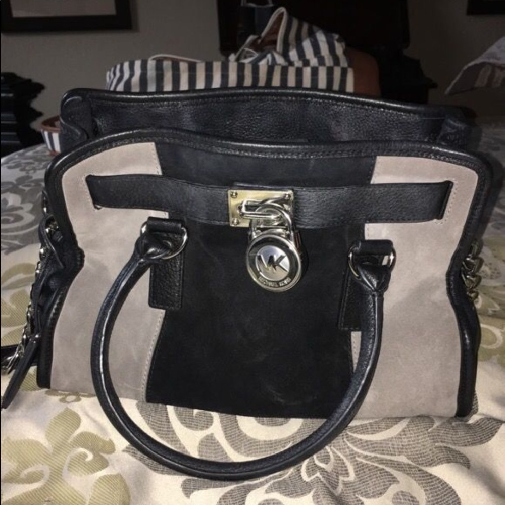 MK purse for sale !! In amazing condition !