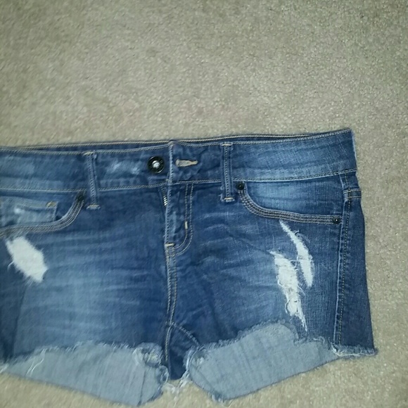 Guess Jean shorts - Picture 3 of 4