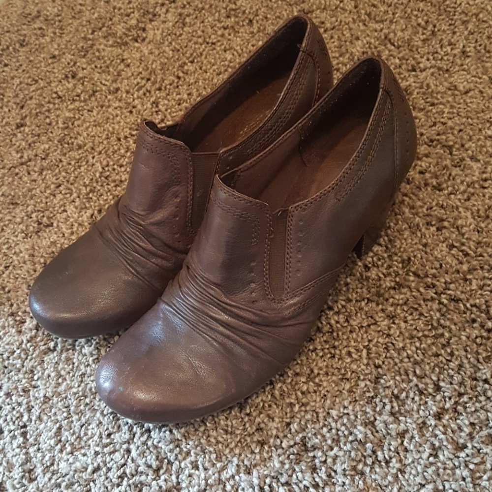 Baretrap booties