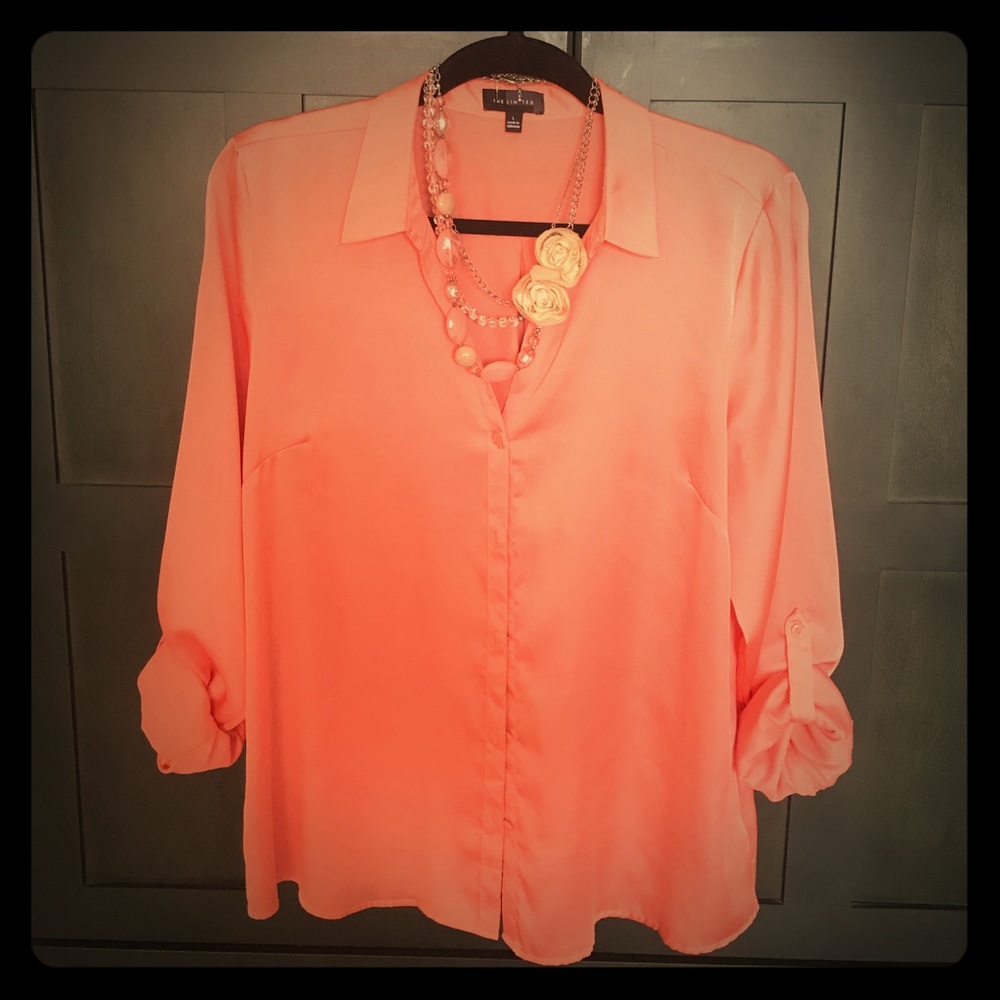 ⭐️Peach Limited Brand button down satin shirt⭐️