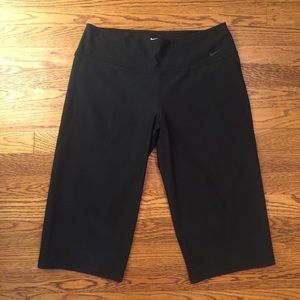 EUC - Nike Dri-Fit Cropped Pants - Size Large