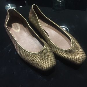 Elie Tahari slip on's