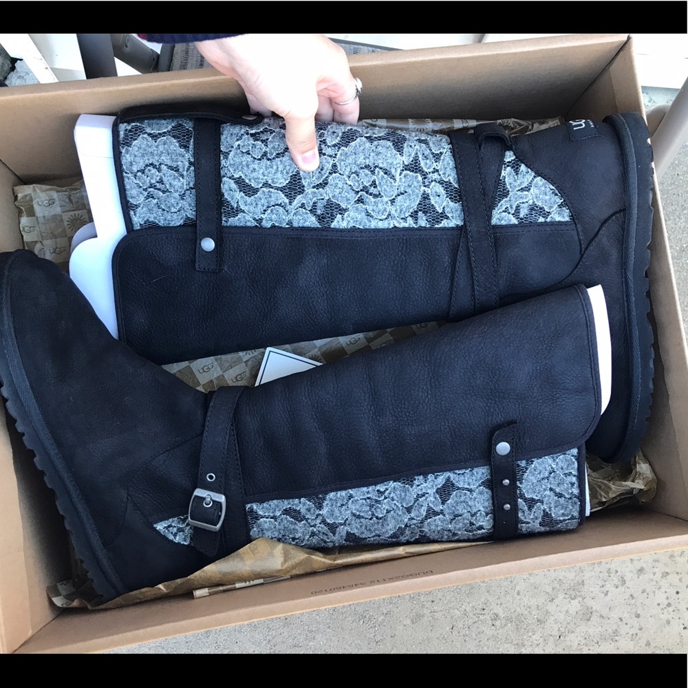 Tall black UGG Boot Authentic Marielle